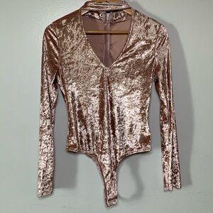 Essue Rose Crushed Velvet Body Suit Size M